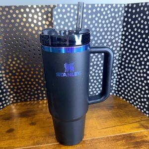 Stanley The Black Chroma Quencher H2.0 Flowstate™ Tumbler 30oz